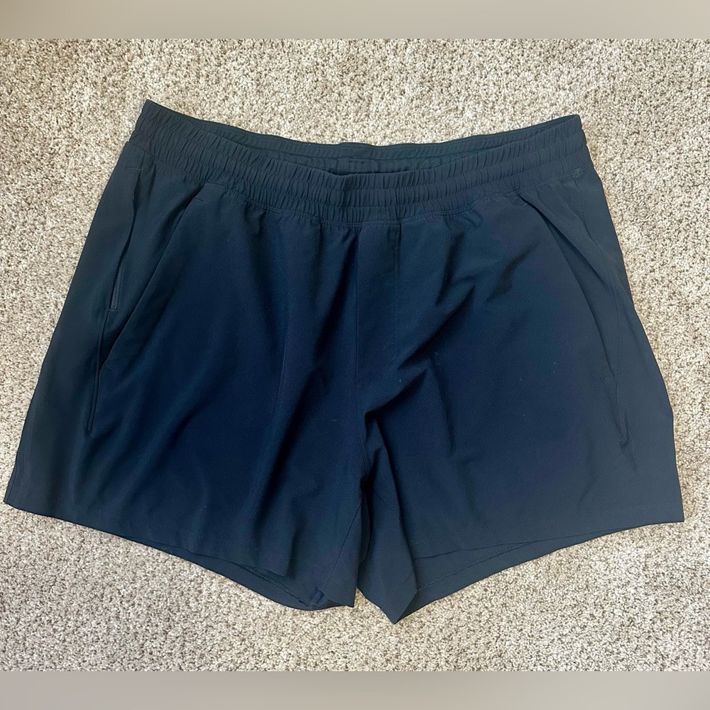 Lululemon men’s black Pace Breaker linerless shorts 5” inseam size XL